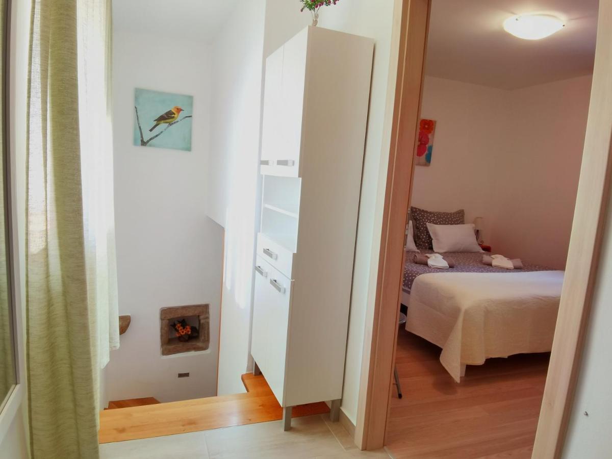 Jasmina Apartment Hum Buitenkant foto